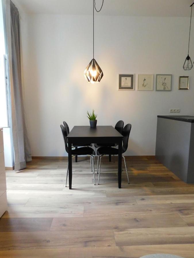 Max, Ruhige Sonnige Wohnung In Praternaehe Vienna Exterior photo